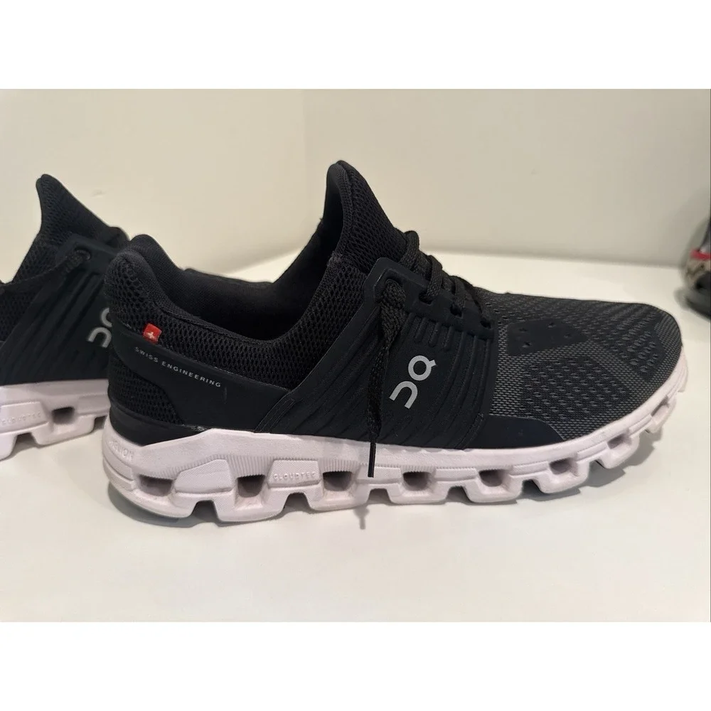 On Running Cloudswift sneakers size 10